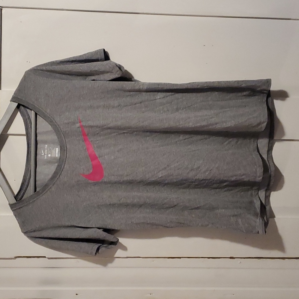 Women's Nike shirt